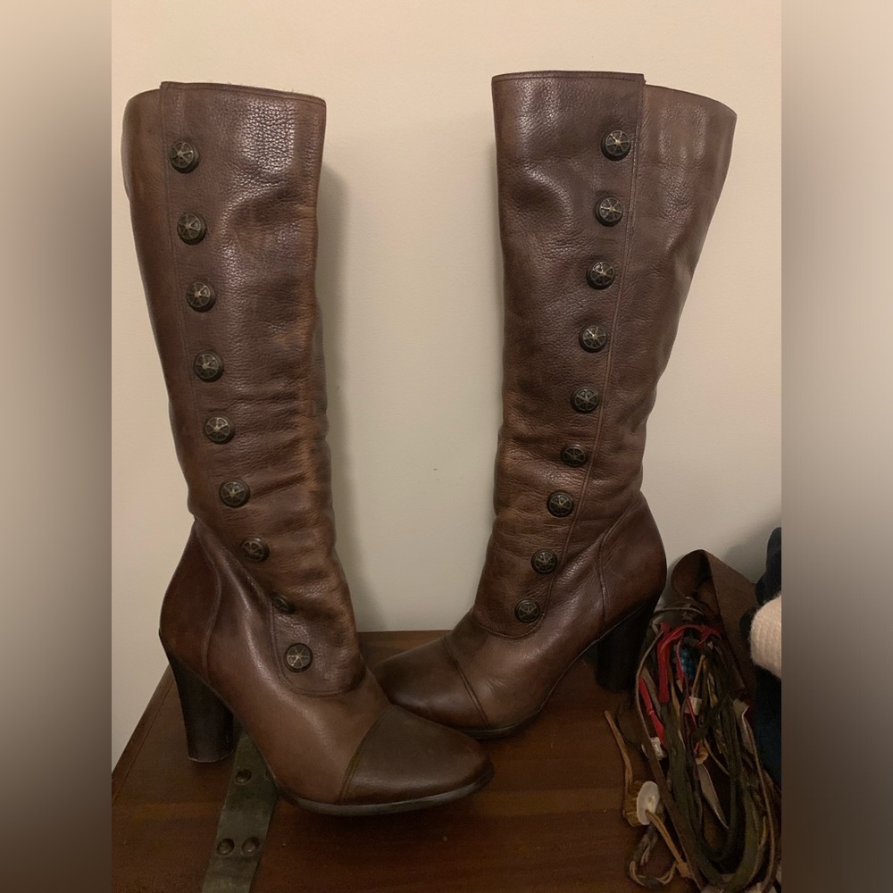 Victorian Style size 10 leather boots
